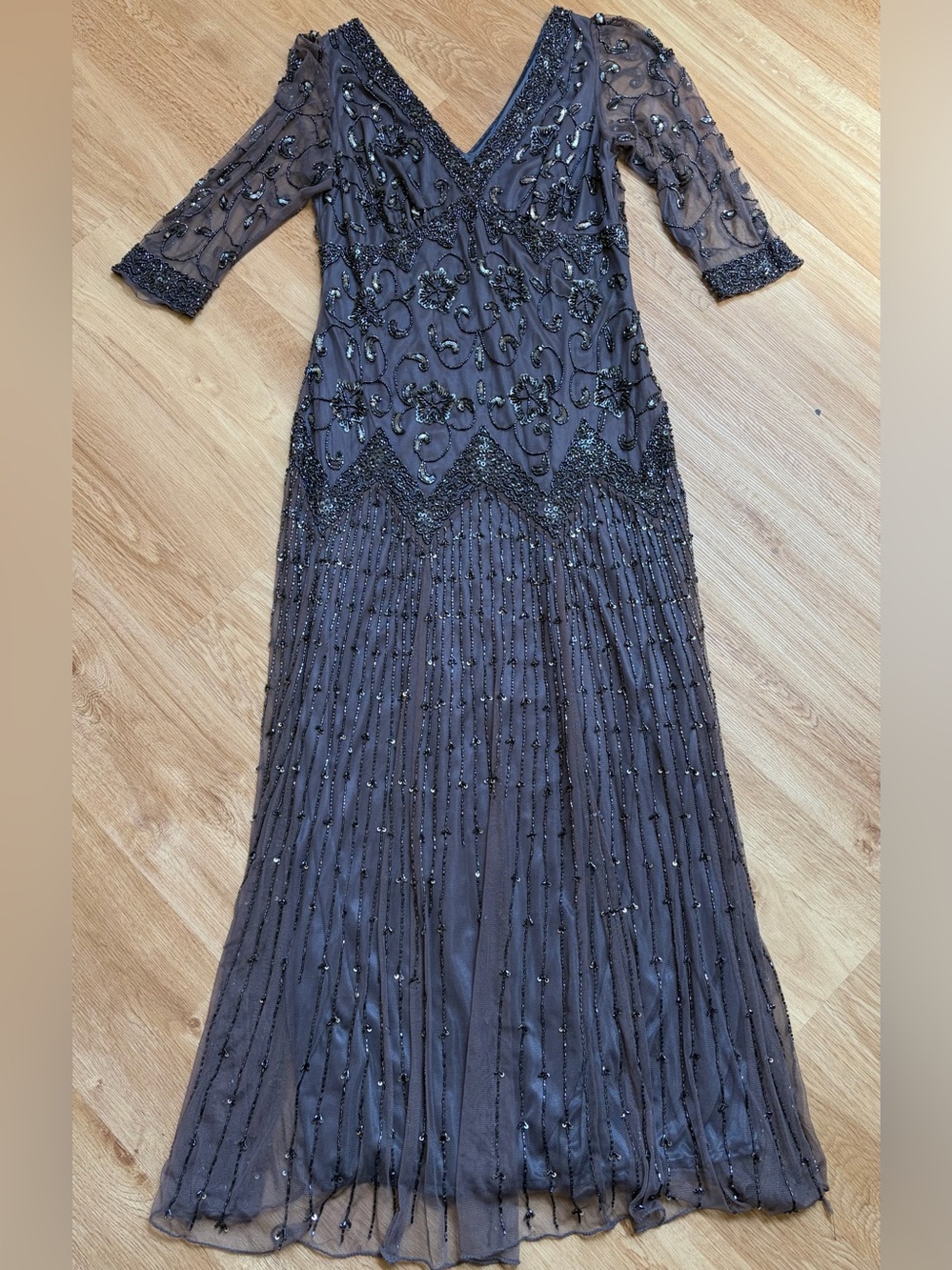 Pisarro Nights Gray Beaded V-Neck Evening Gown Formal size 16 - Picture 8 of 12